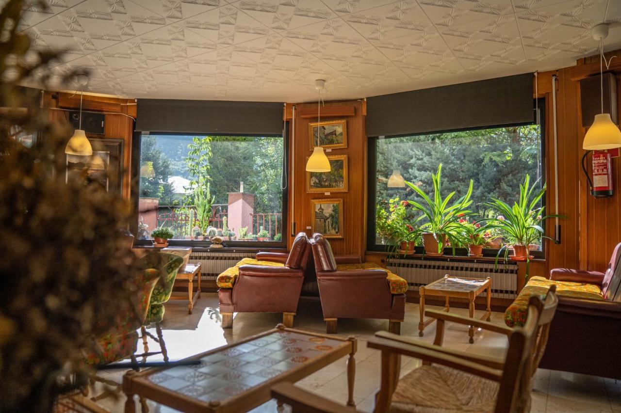Hotel Cardos Ribera de Cardós Extérieur photo